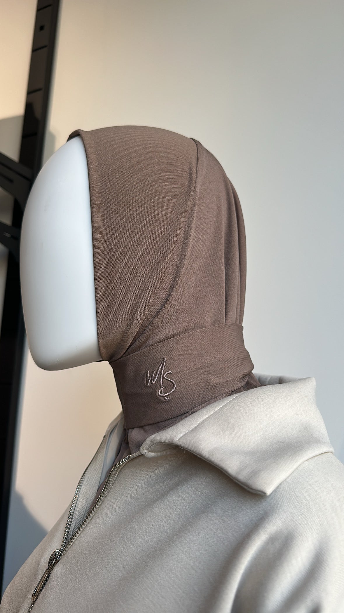 SCARF FRONT BUTTON