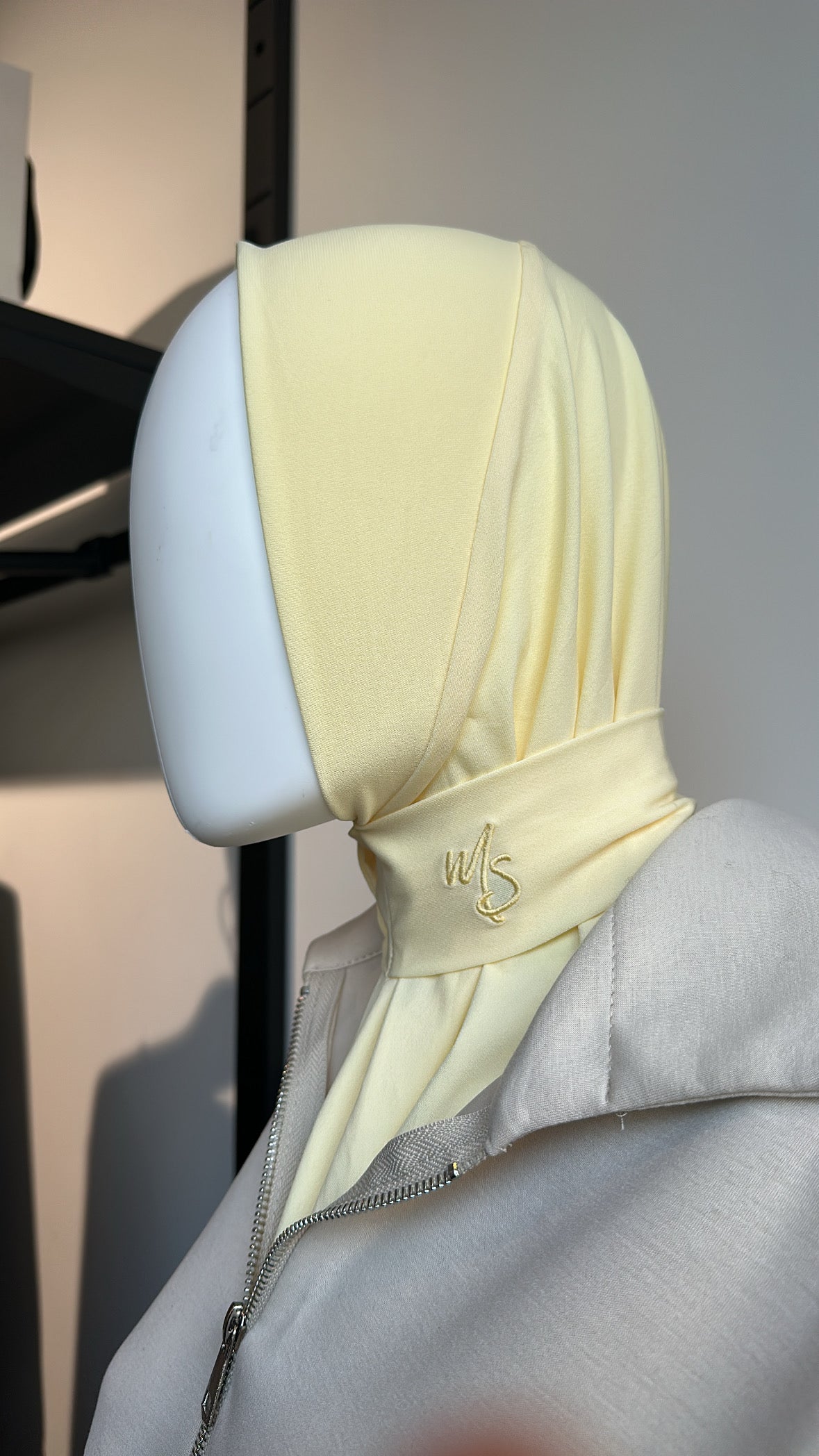 SCARF FRONT BUTTON