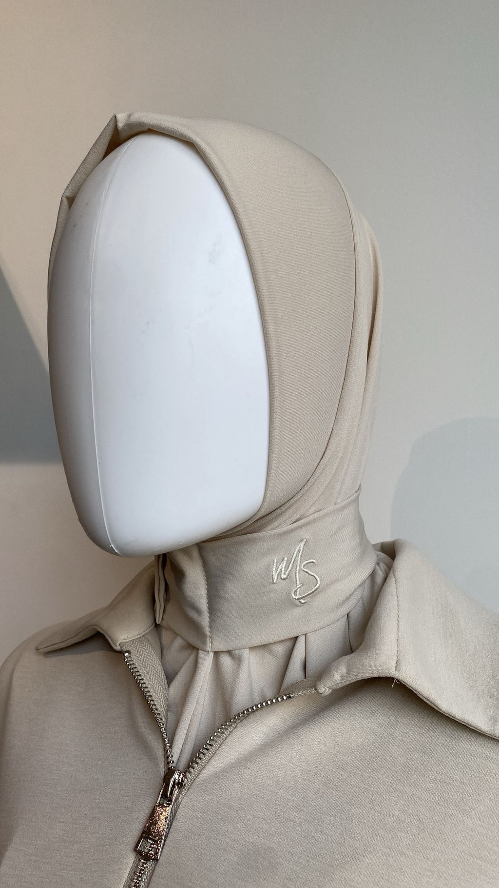 SCARF FRONT BUTTON